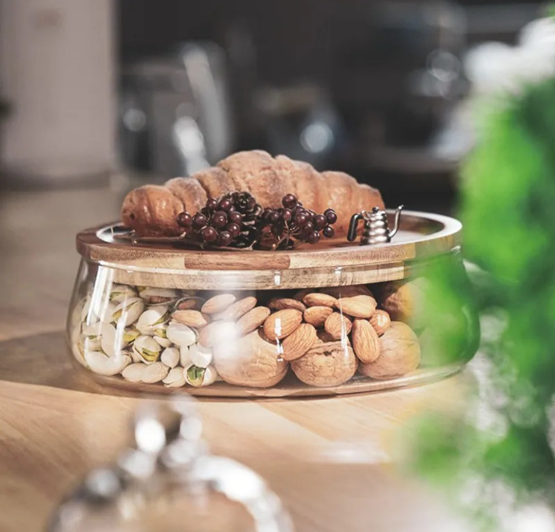 Très beau contenant en verre avec son plateau servant de couvercle également